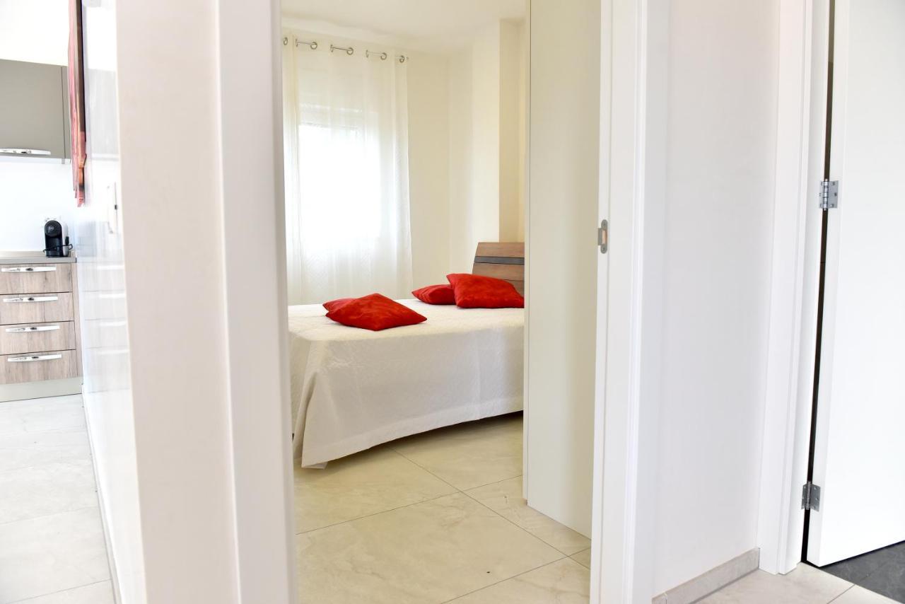 Il Tramonto Apartment - Villaggio Di Mary โลโกโรตอนโด ภายนอก รูปภาพ