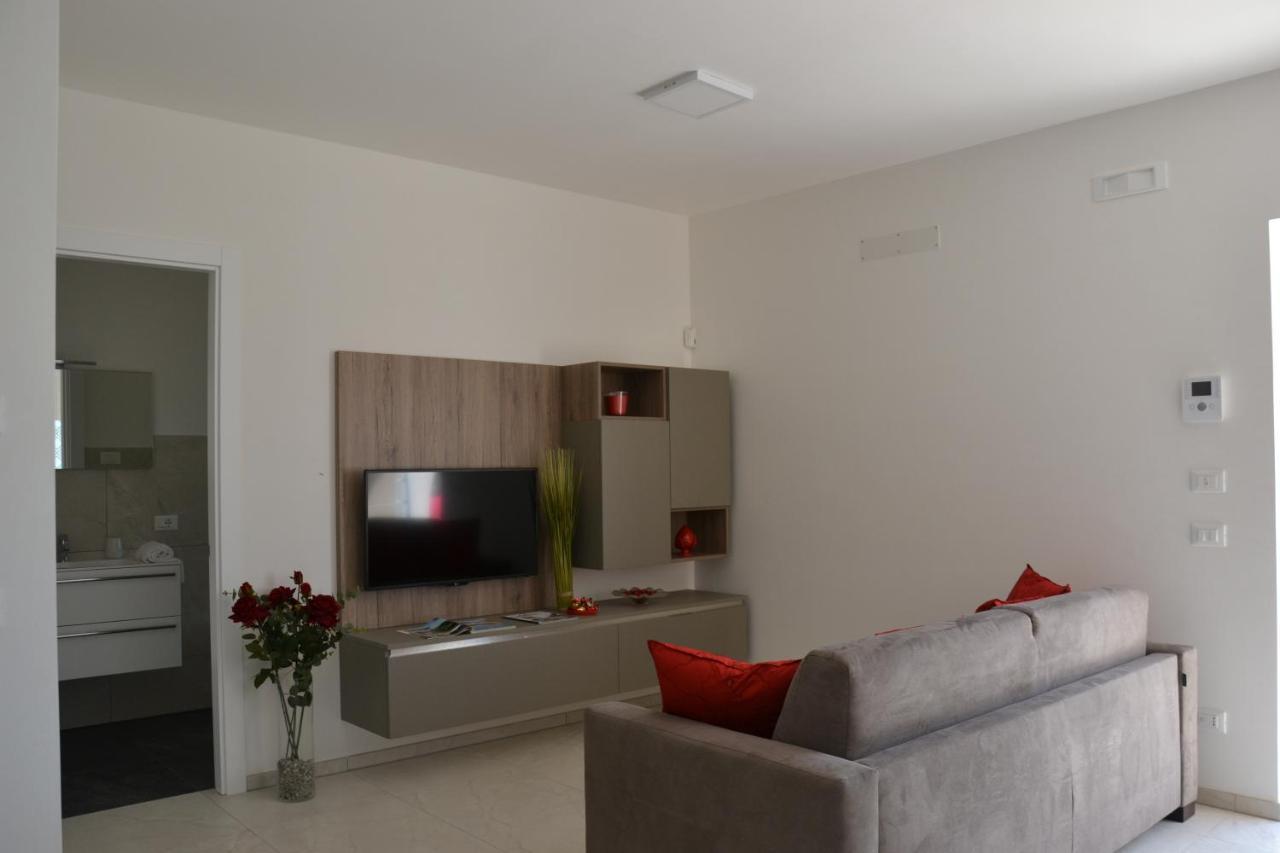 Il Tramonto Apartment - Villaggio Di Mary โลโกโรตอนโด ภายนอก รูปภาพ
